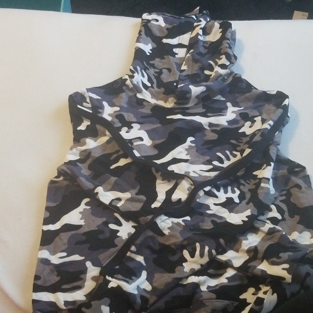 Long sleeve shirt with hood
